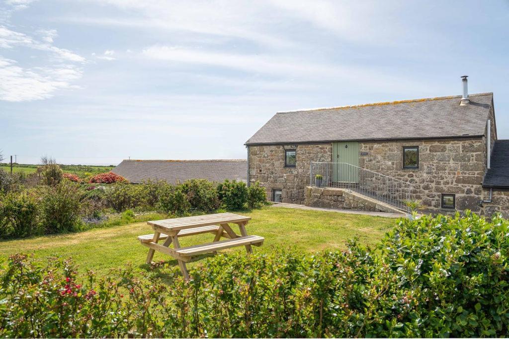 Porthcurno Barns, The Cart Lodge - Cosy Cottage, Walk To Porthcurno Beach, Pedn Vouder & Minack Theatre Пензанс Екстер'єр фото